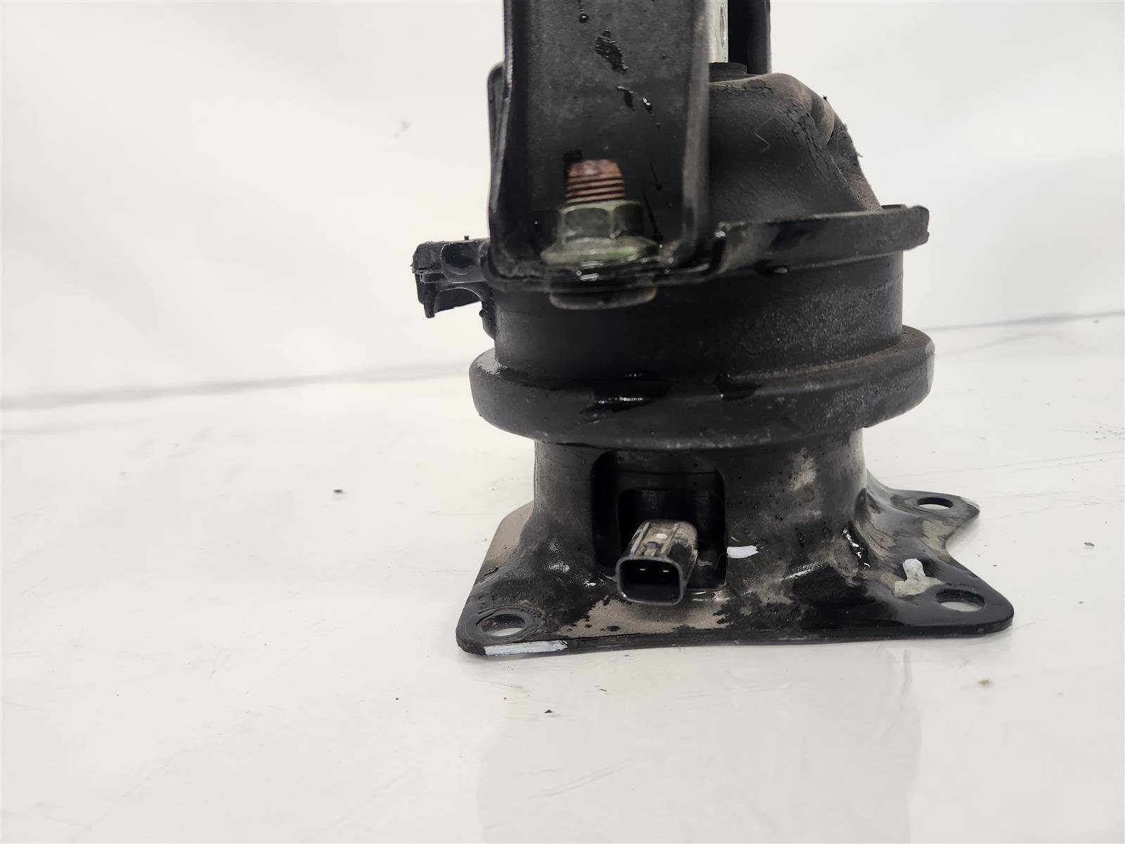 Sold 2021 Honda Pilot Rear Engine Mount Awd Replacement Sold 2021 Honda Pilot Rear Engine Mount Awd Replacement thumbnail