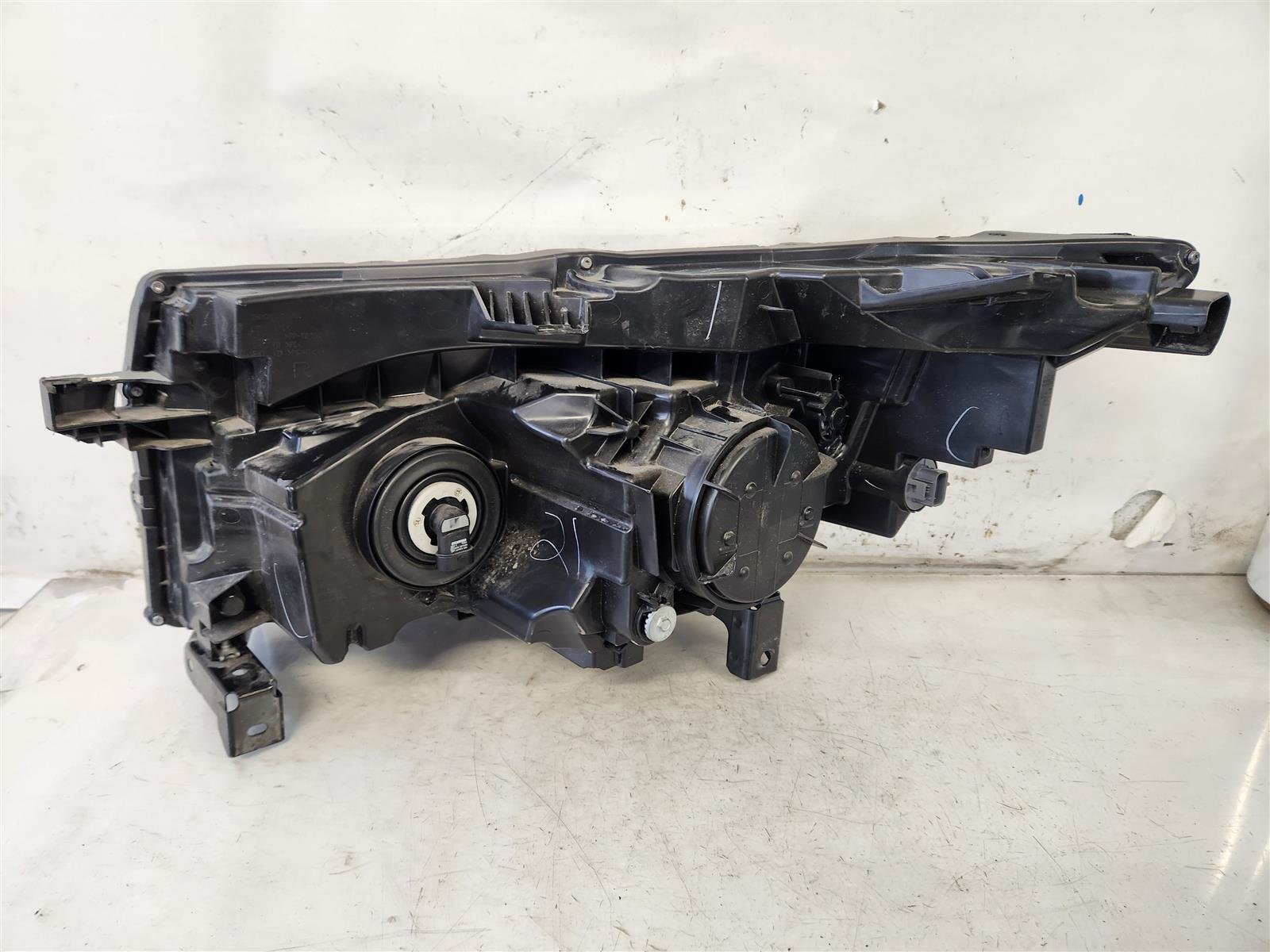 2025 Honda Passport Passenger Headlamp Has Broken Tab Replacement 2025 Honda Passport Passenger Headlamp Has Broken Tab Replacement thumbnail