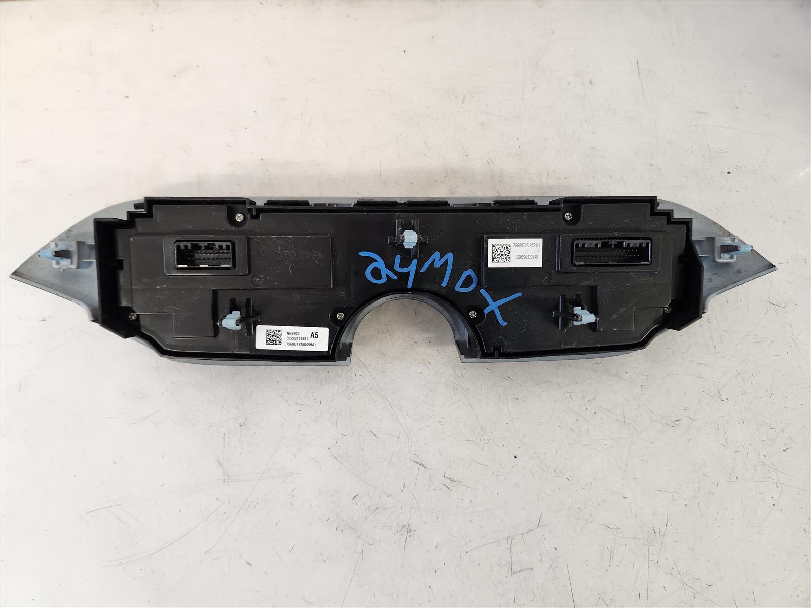 2024 Acura MDX Temp Control Tech Replacement 2024 Acura MDX Temp Control Tech Replacement thumbnail