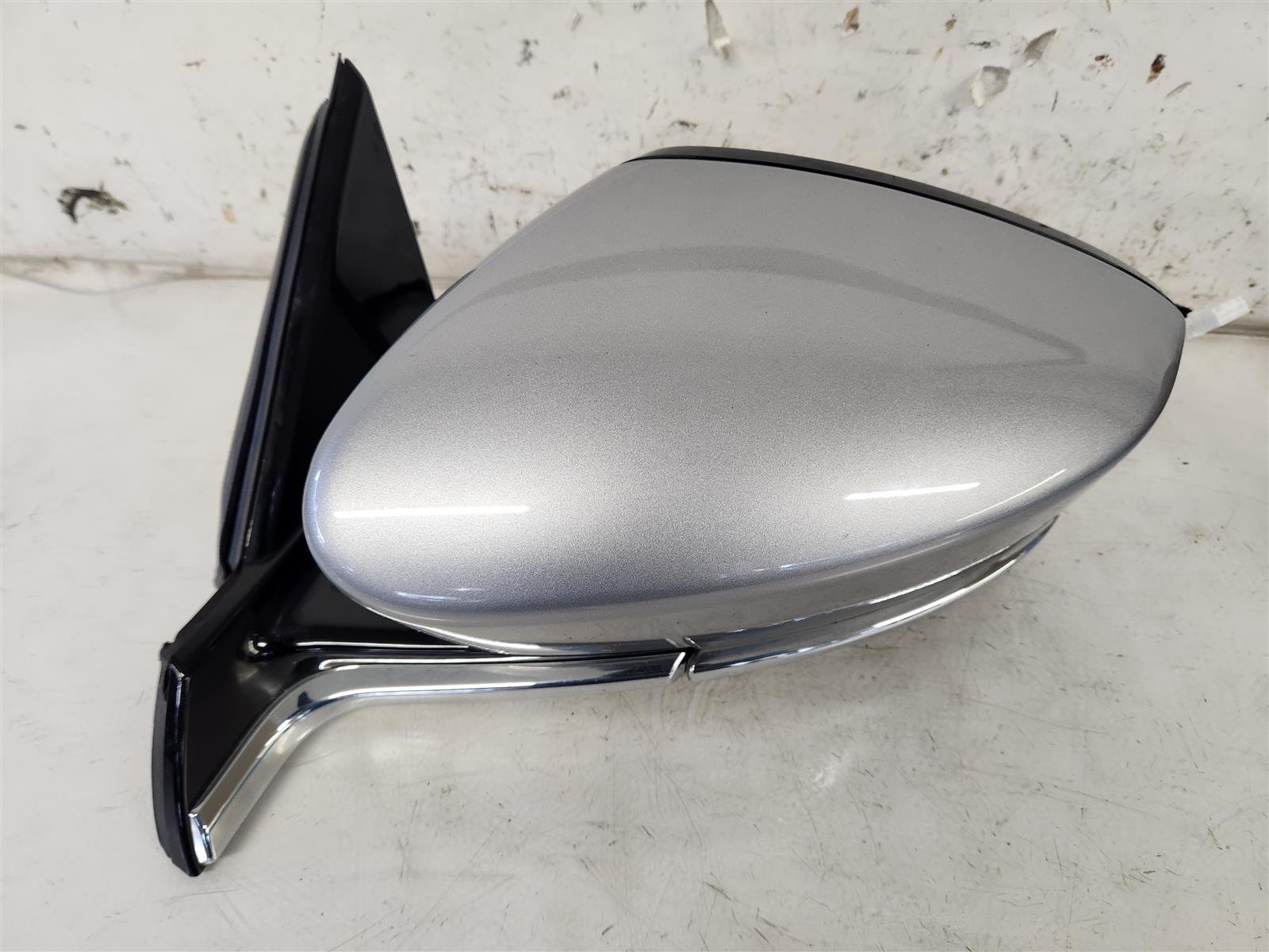 2024 Acura MDX Driver Mirror Silver Replacement 2024 Acura MDX Driver Mirror Silver Replacement thumbnail