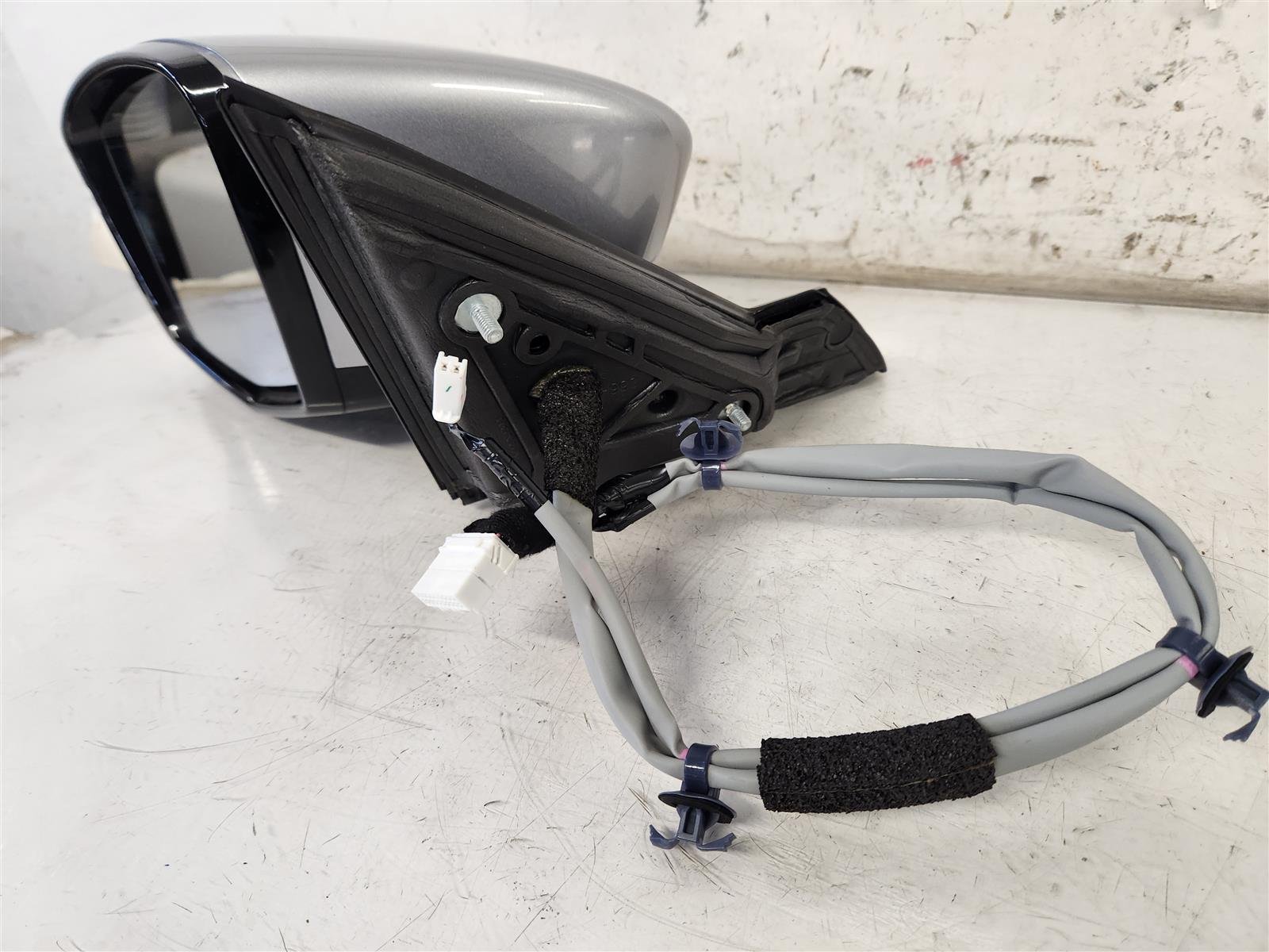 2024 Acura MDX Driver Mirror Silver Replacement 2024 Acura MDX Driver Mirror Silver Replacement thumbnail