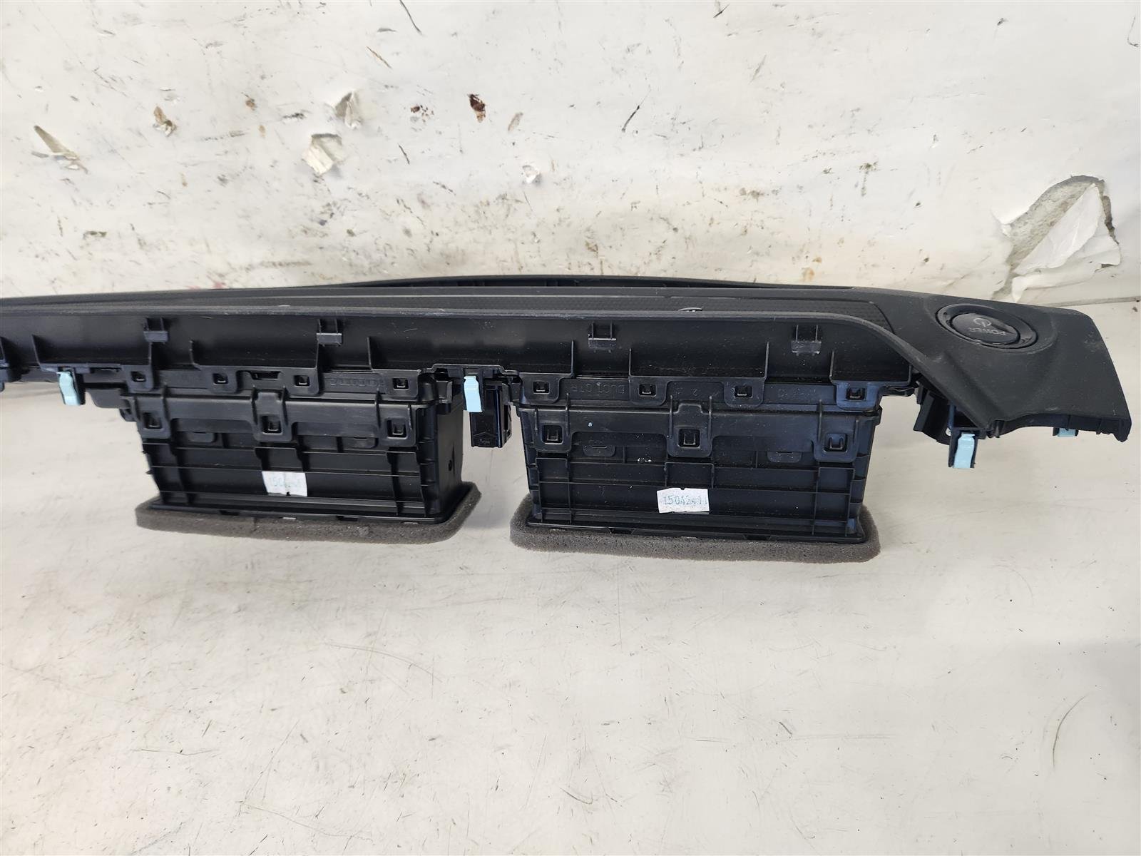 2025 Honda CR V Center Panel, Ac Vents, Push Button Replacement 2025 Honda CR V Center Panel, Ac Vents, Push Button Replacement thumbnail