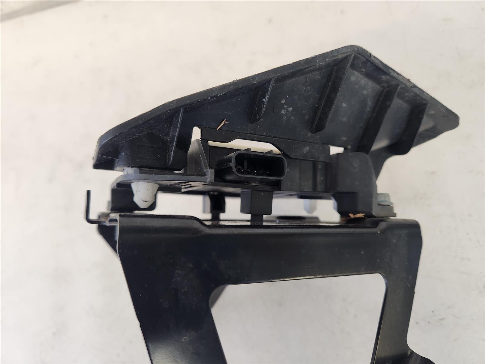 2025 Honda CR V Rear Driver Blind Spot Module W/bracket Replacement 2025 Honda CR V Rear Driver Blind Spot Module W/bracket Replacement thumbnail