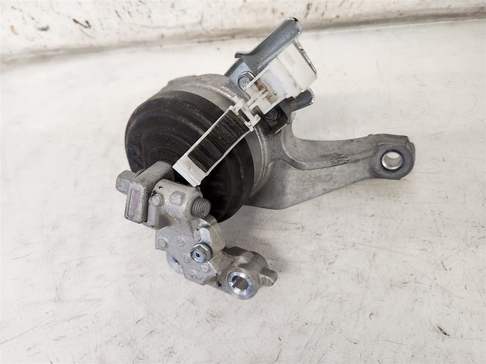 2023 Acura TLX Rop Right Engine Mount Type S Replacement 2023 Acura TLX Rop Right Engine Mount Type S Replacement thumbnail