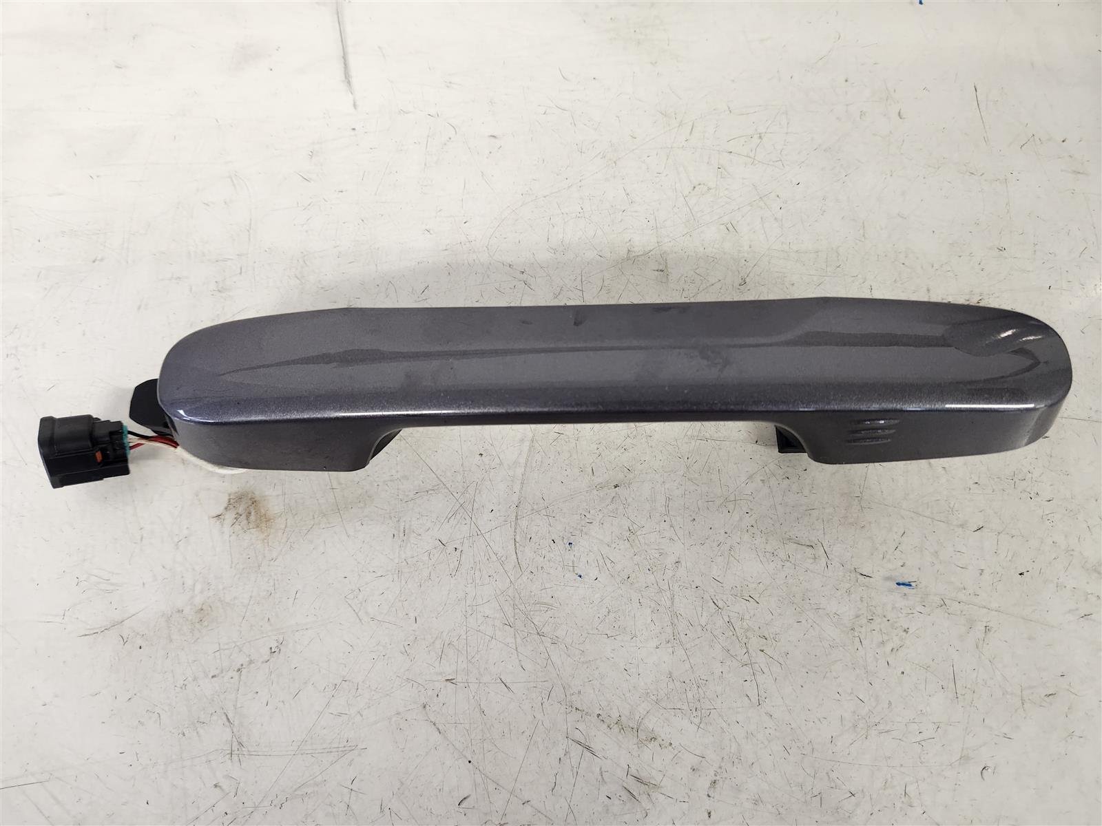 2024 Honda Pilot Rear Passenger Ext Door Handle Gray Replacement 2024 Honda Pilot Rear Passenger Ext Door Handle Gray Replacement thumbnail