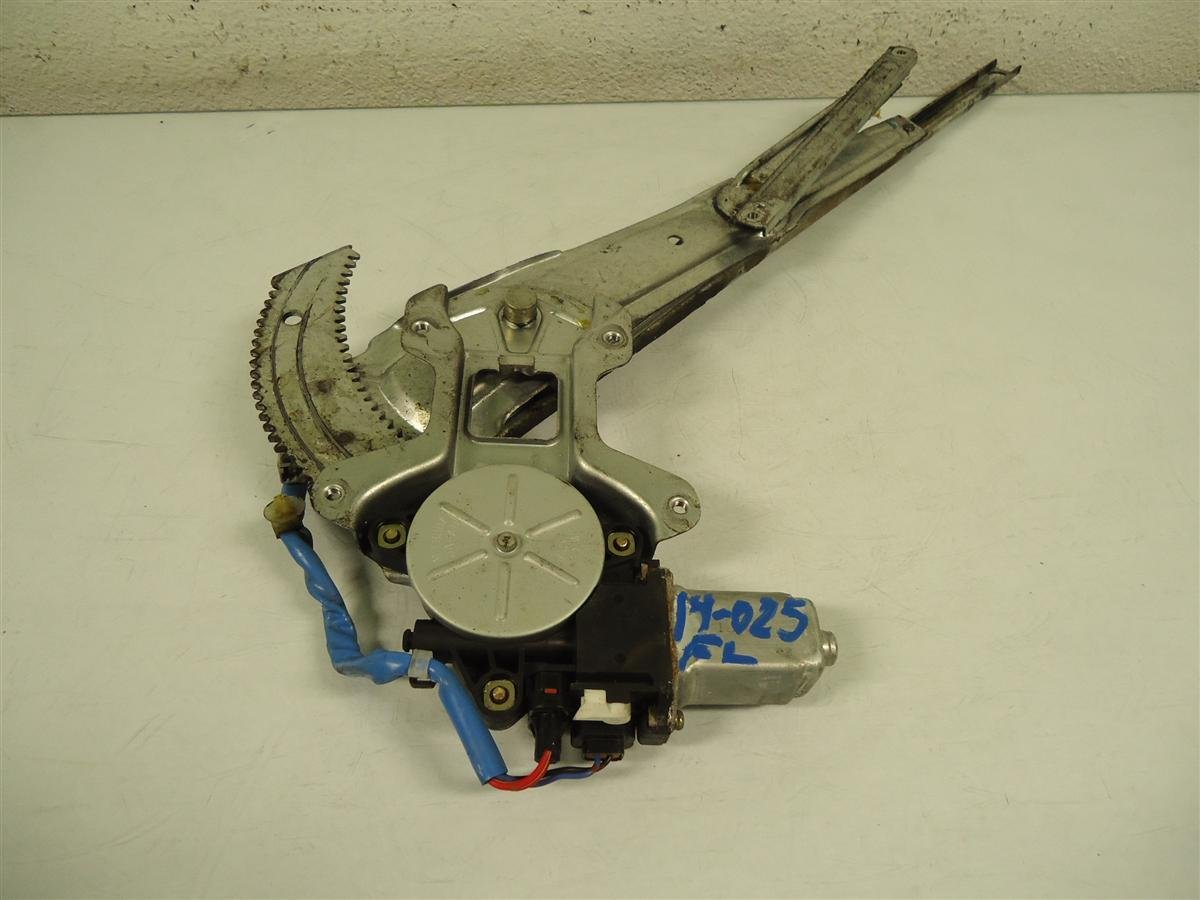 97 98 99 00 01 Honda CrV Front Driver Door Power Window Motor